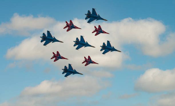 جنگنده‌های میراژ ۲۰۰۰ خود رهگیری یک هواپیمای تجسسی ایل