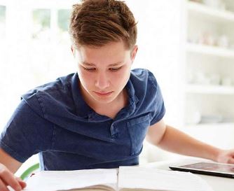 استفاده دانش آموزان از «تک ماده» برای چهار درس نهایی معاون متوسطه وزیر آموزش و پرورش،