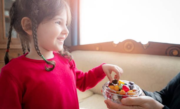 کدام نوع از شیرینی در ایام عید بخوریم که چاق کننده نباشد؟ Sweets during Eid
