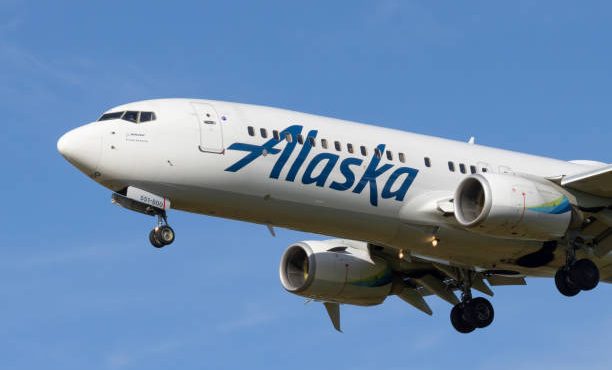 قطعه پیوسته به بال بوئینگ ۷۳۷ حین پرواز جدا شد! Boeing 737 wing