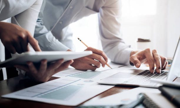 کسانی که دسته چک دارند بدانند حسابهای بانکی این افراد مسدود میشود Bank accounts