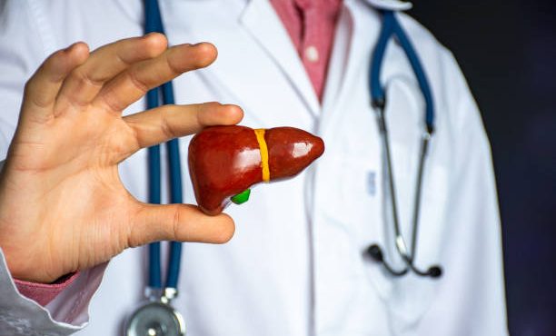 مهم ترین علائم شایع بیماریهای کبد کدام است؟ Liver diseases