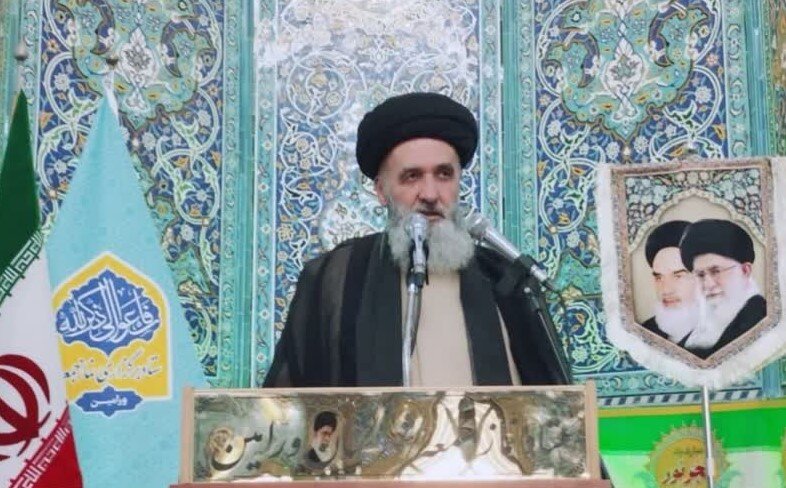 آقاجانپور: ایران مقابل فشارهای آمریکا سر تسلیم فرود نمی‌آورد
