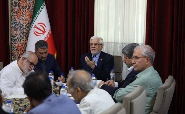عارف: تمام ارکان دولت باید به دیدگاه‌های دانشگاهیان گوش فرا دهند