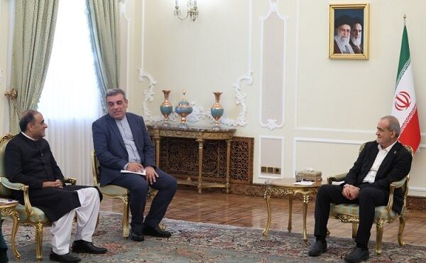 پزشکیان: پاکستان کشور دوست و برادر ایران است