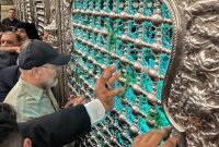 قالیباف در پایان روز اول سفر به عراق به حرم امامین جوادین تشرف یافت
