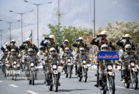 هر سال بیش از چهار هزار نفر برای پیوستن به ارتش آموزش می‌بینند